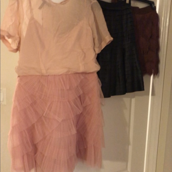 Dresess - Picture 1 of 5